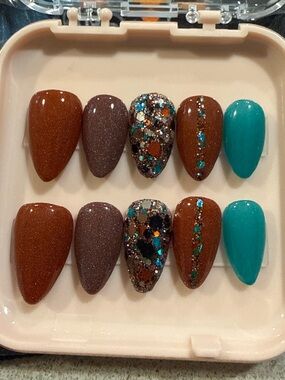 Glitter Accent Brown & Teal Press-On Nail Set